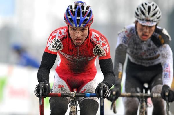 The Junior men's race quickly became a two-man battle between Czech Vojtech Nipl and Dutchman Danny Van Poppel (BKCP - Powerplus).
