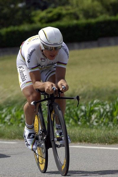 Bert Grabsch powers to victory in the 42.4-kilometre time trial.