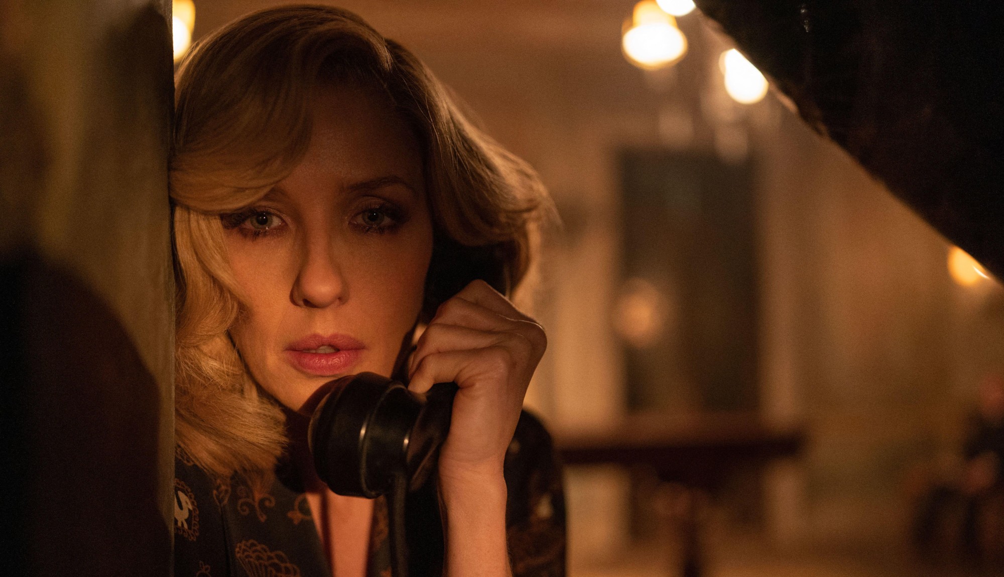 Kelly Reilly as Rowena Drake in A Haunting in Venice