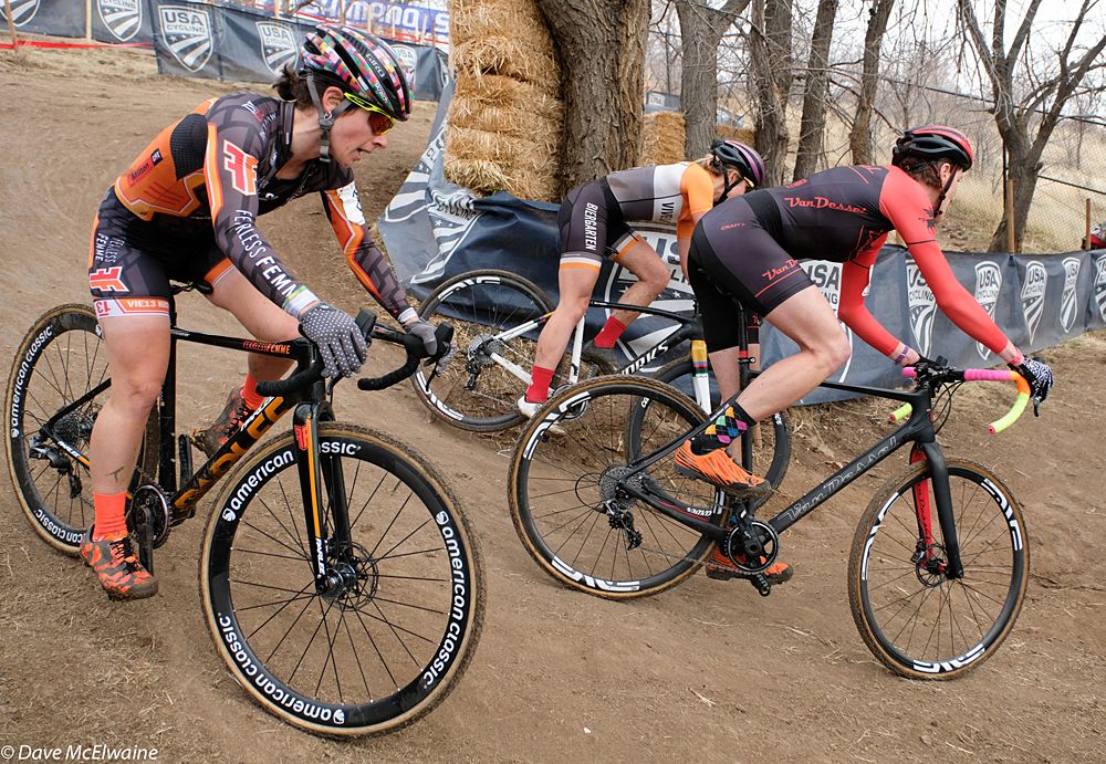 Sunny Gilbert (Fearless Femme Racing) leads a group through the switchbacks