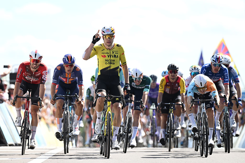 2026 Tour Auvergne-Rh&amp;ocirc;ne-Alpes: Wout van Aert claims the win