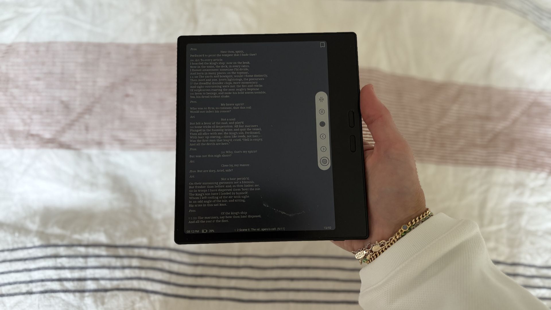 BOOX Go Colour Gen 2 eReader in dark mode