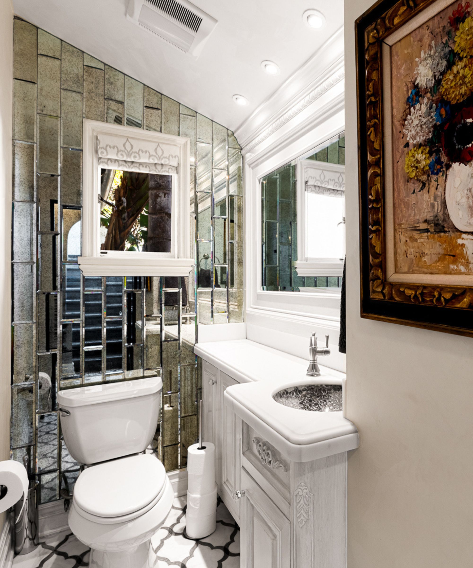 Mario Lopez's bathroom