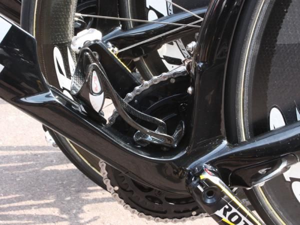 The Cerv&eacute;lo Test Team feared the UCI would declare the P4's unique flush-mounted proprietary water bottle illegal on the starting line so it modified some Elite aero carbon fiber bottle cages to fit in the uniquely sized recess.