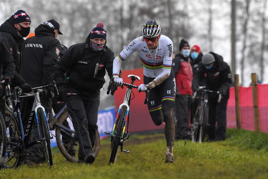 OVERIJSE BELGIUM JANUARY 24 Mathieu Van Der Poel of The Netherlands and Team Alpecin Fenix during the 61st Druivencross World Cup 2021 Mens Elite Soigneur Bike Change UCICX CXWorldCup Ostend2021 on January 24 2021 in Overijse Belgium Photo by Luc ClaessenGetty Images