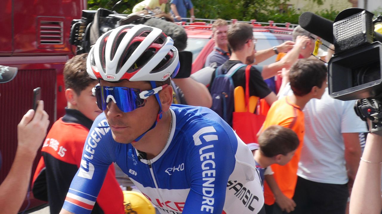 Warren Barguil enters with these Ekoi Premium 70s