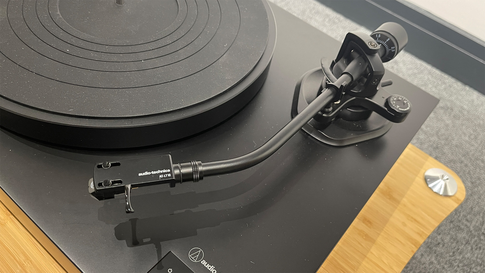 Audio-Technica AT-LP8X turntable detail of tonearm and cartridge