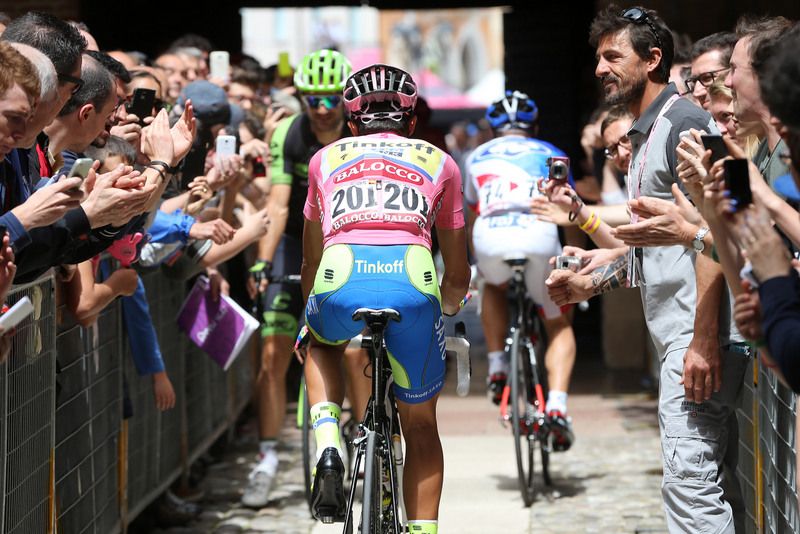 Alberto Contador (Tinkoff-Saxo) warming up before the stage