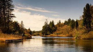 ballynahinch-river-view-with-fisherman