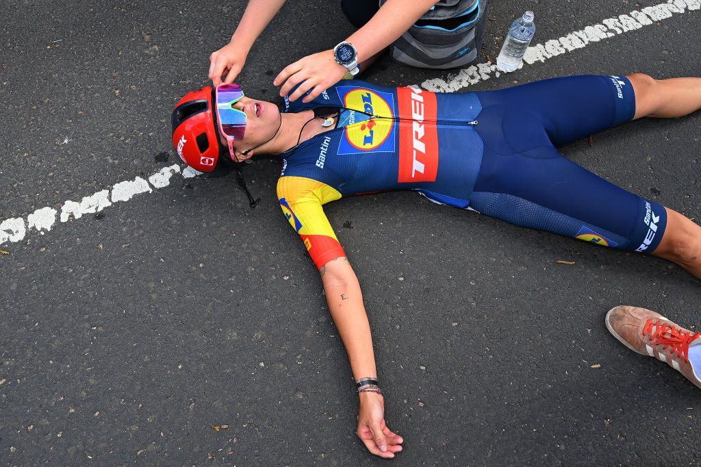 Ilaria Sanguineti (Lidl-Trek) needed some time to recover after crossing the finish line