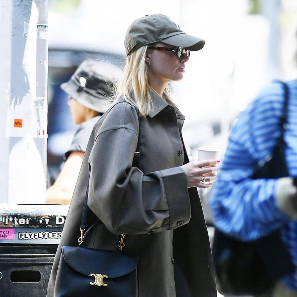 Margot Robbie Just Wore the Most Comfortable Leggings-and-Trainers Look