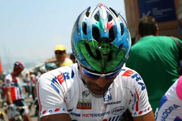 Danilo Napolitano (Team Katusha) shows off his custom helmet.