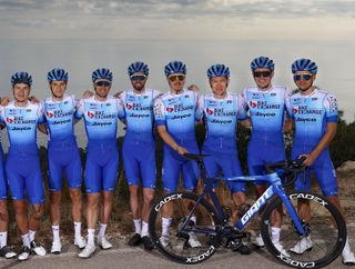 Then men's BikeExchange-Jayco team show off their 2022 colours