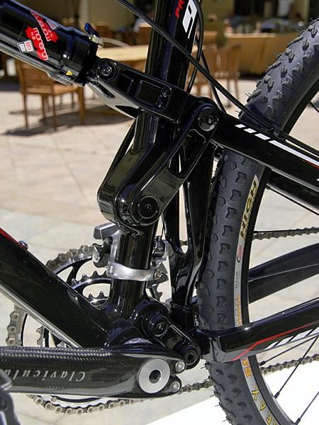 Look says the 996 behaves somewhere between a VPP and DW-Link design.