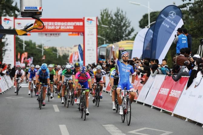 Nacer Bouhanni (FDJ) wins stage 2
