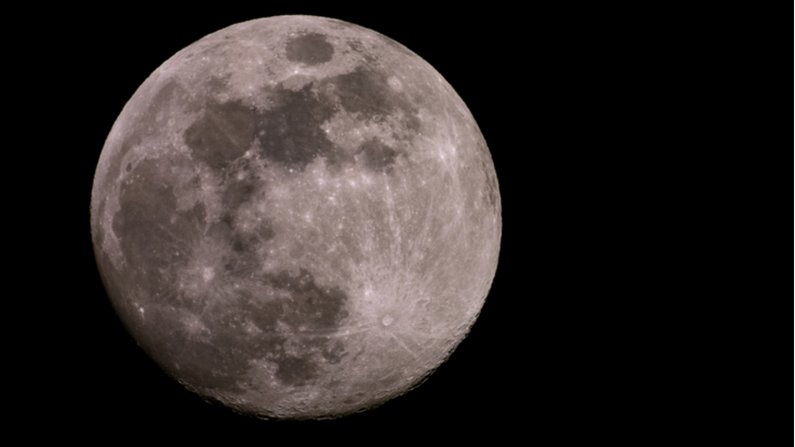 See December’s Full Cold Moon shine in the sky like a Christmas ornament (photos) Space