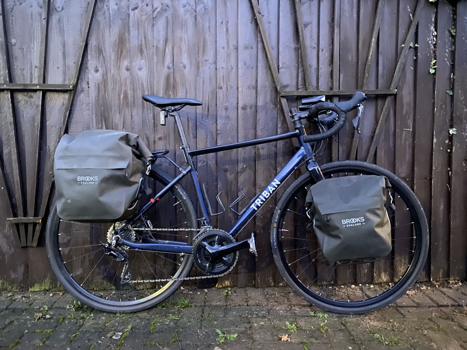 Image shows Brooks Scape Panniers.