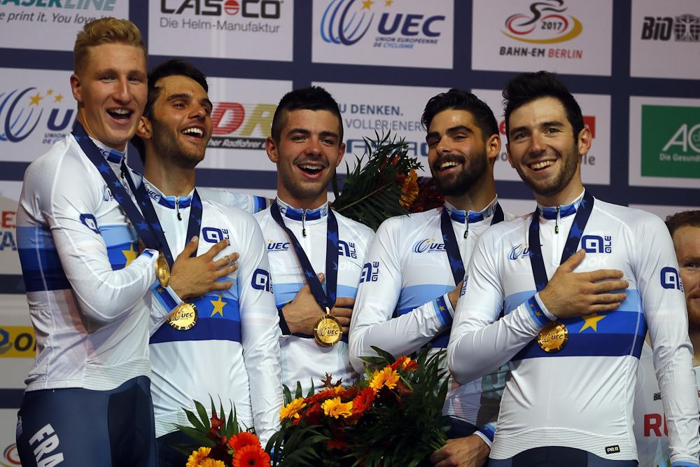 France on the men's team pursuit podium
