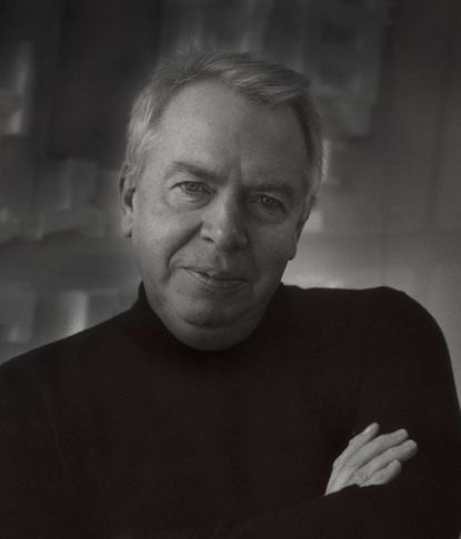 Black and white portrait of artist David Chipperfield