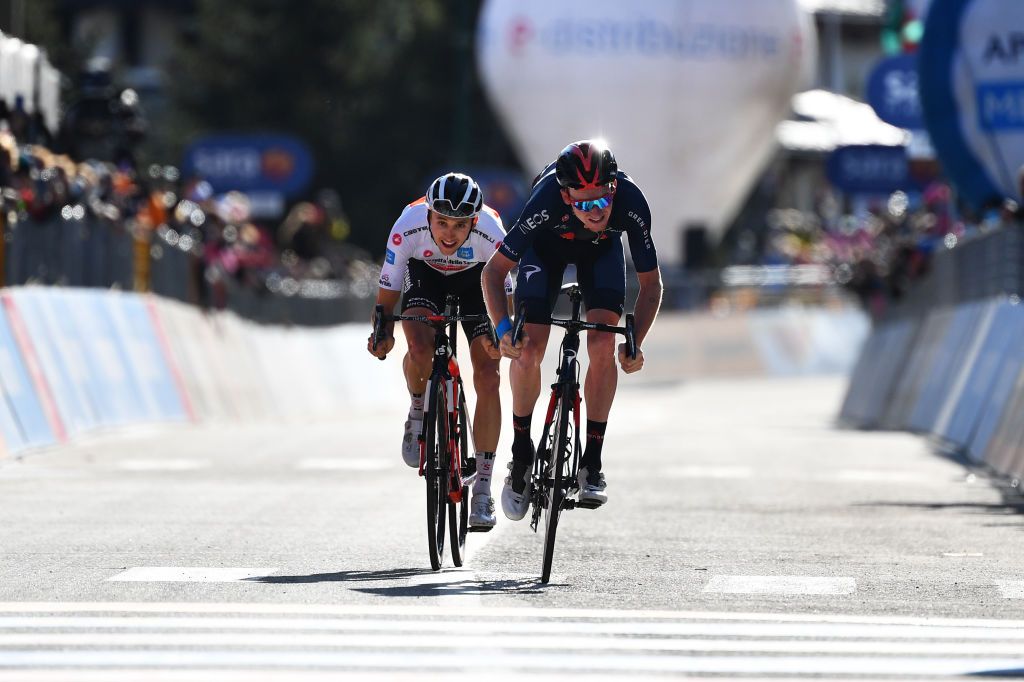 SESTRIERE ITALY OCTOBER 24 Arrival Sprint Jai Hindley of Australia and Team Sunweb White Best Young Rider Jersey Tao Geoghegan Hart of The United Kingdom and Team INEOS Grenadiers during the 103rd Giro dItalia 2020 Stage 20 a 190km stage from Alba to Sestriere 2035m girodiitalia Giro on October 24 2020 in Sestriere Italy Photo by Stuart FranklinGetty Images