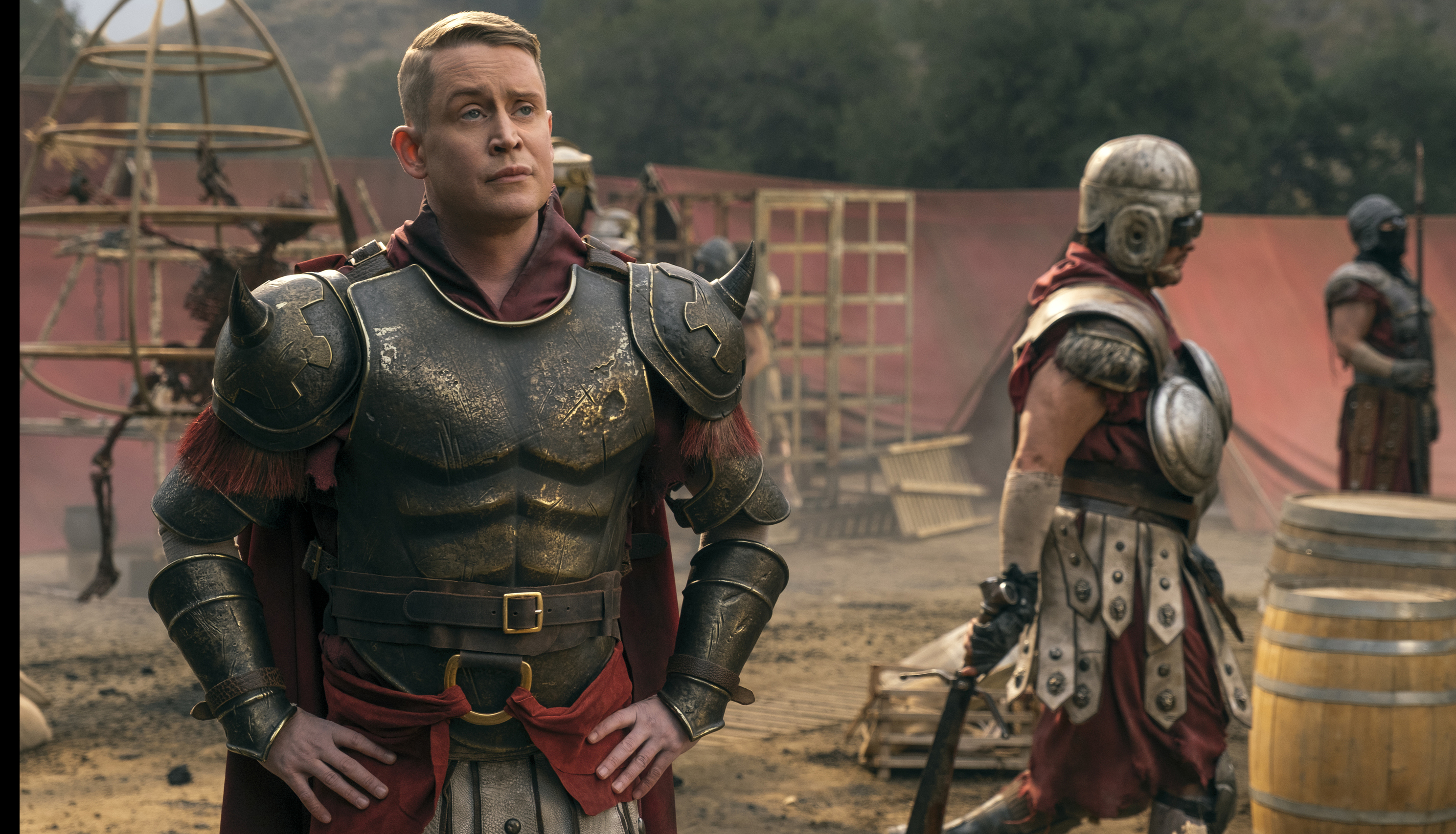 Macaulay Culkin (Larry) in FALLOUT SEASON 2 Photo Credit: Lorenzo Sisti / Prime &amp;copy; Amazon Content Services LLC