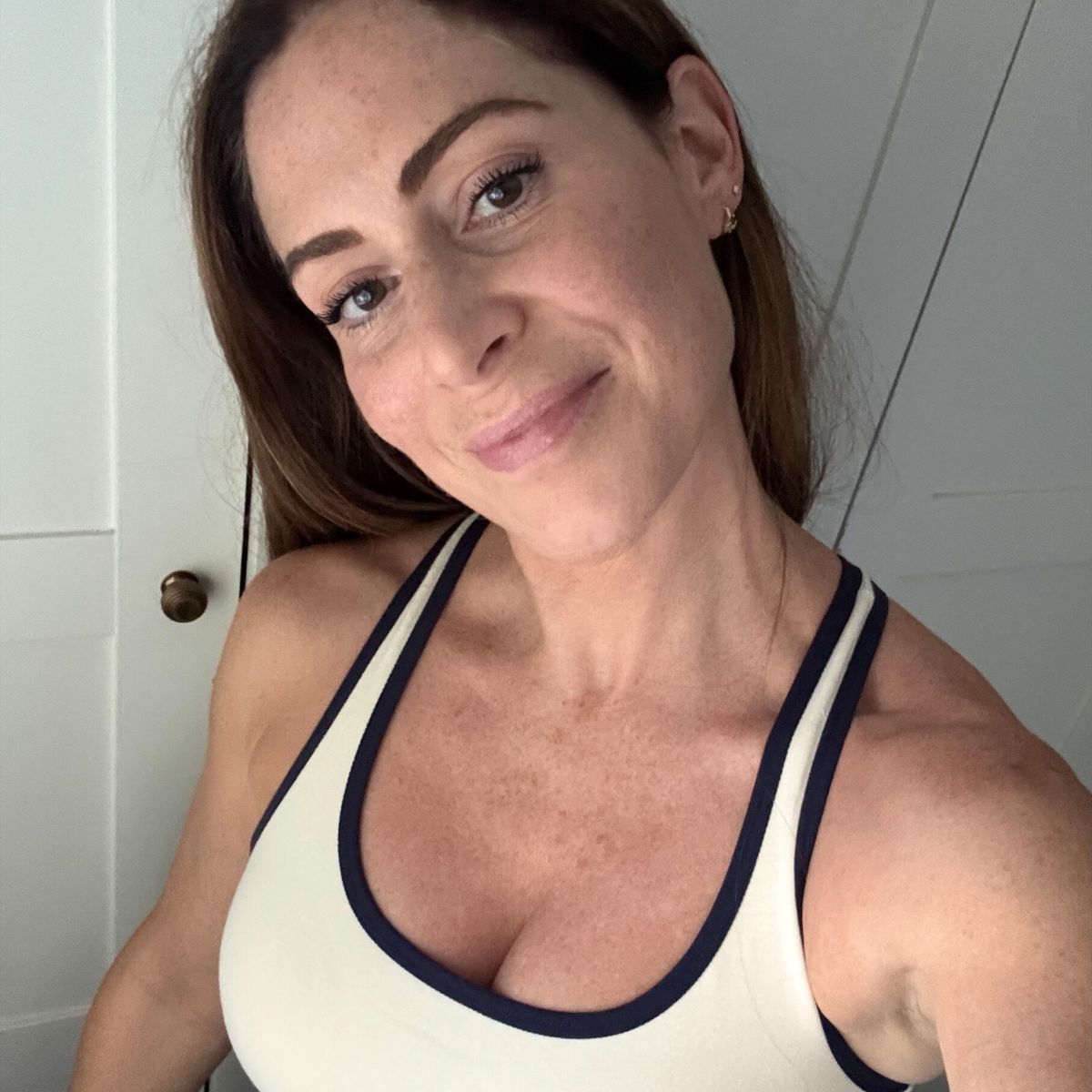 Health writer Anna Bartter trying the Palloff press every day