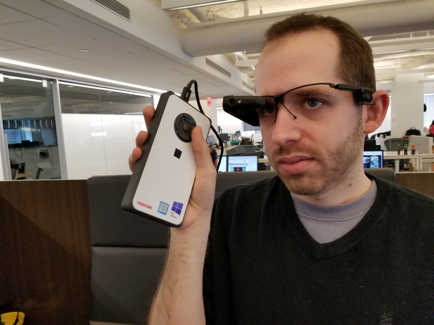 Toshiba  dynaEdge AR Smart Glasses