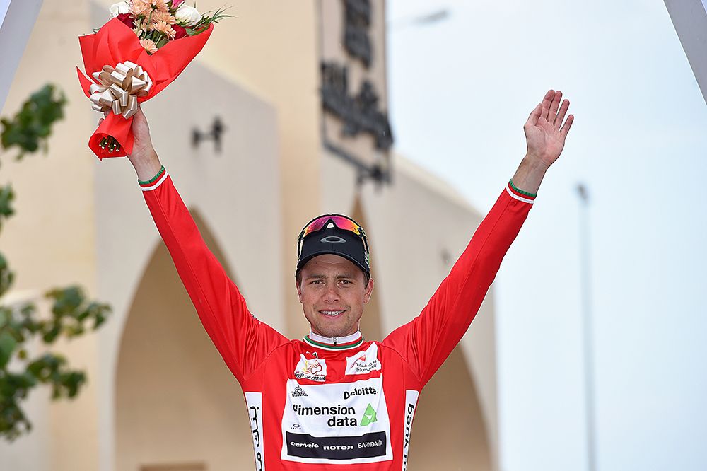 Boasson Hagen pulls on the red leader's jersey