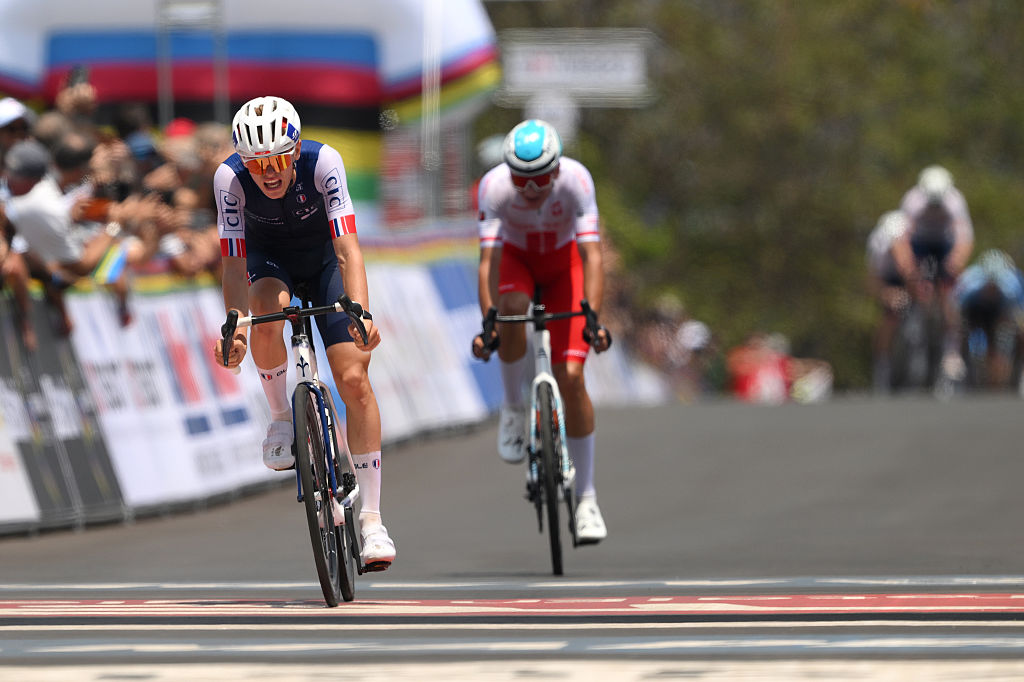 Johan Blanc (France) claims silver ahead of Jan Michal Jackowiak (Poland)