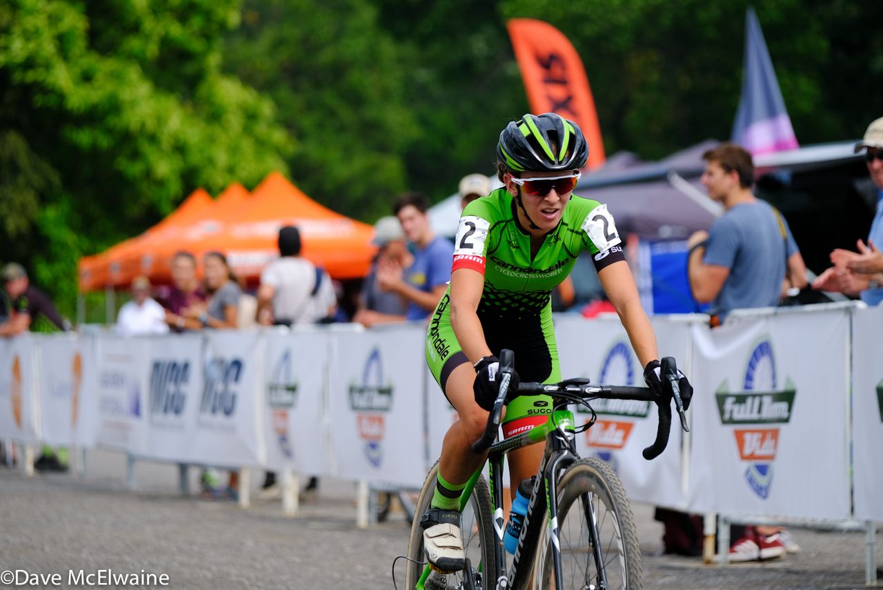 Kaitie Antonneau (Cannondale) finished the race without celebration, as she was apparently exhausted due to the heat.