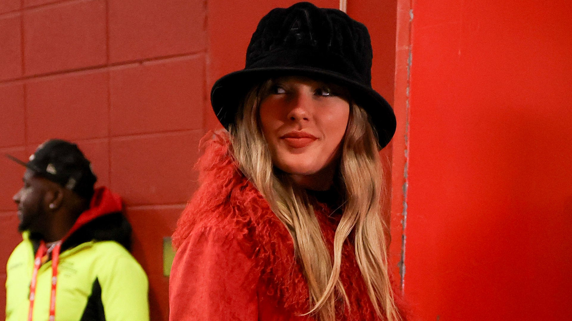 Taylor Swift arriving at Arrowhead Stadium in a Charlotte Simone Coat