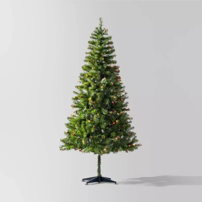 The 9 Best Artificial Christmas Trees For 2024   DBV6wn7wWvUiVCRvjnJcjP 415 80 