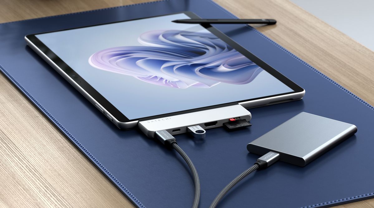 Satechi USB-C hub for Surface Pro 9
