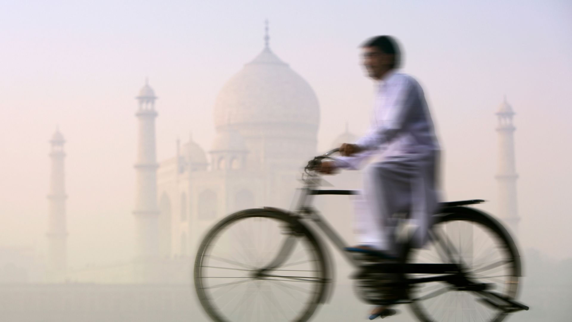 Race to the Taj Mahal, India