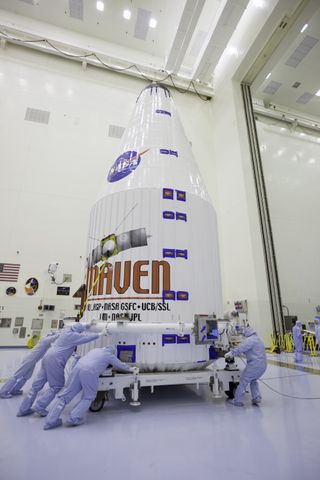 Engineers Move MAVEN Inside Payload Hazardous Servicing Facility
