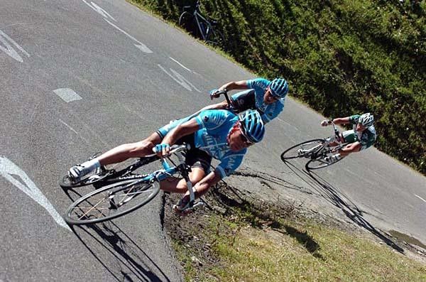 Erik Zabel (Milram) knows a thing or two about descending fast.
