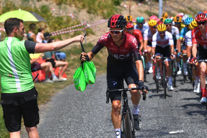 Cyclist deals food bag