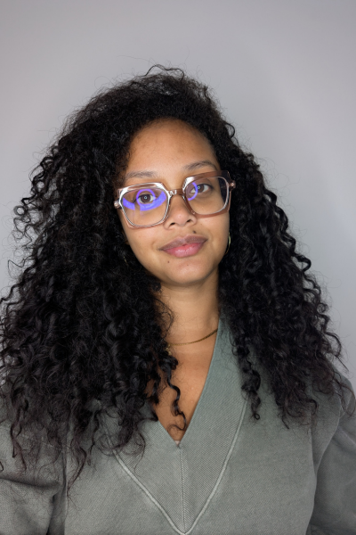 Photos of tester Shauna Beni-Haynes after using the Dae Fairy Duster Dry Shampoo Powder