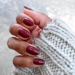 @themaniclub deep red nails