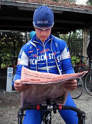 Viganò reading the latest news