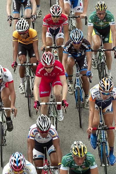 Thomas Palmer (red,centre) of Australian outfit Drapac Porsche is on a learning curve here but he can sprint and may be looking for a podium spot later in the week.