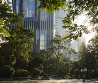 The Henderson, a ZHA tower in Hong Kong with a curved glass facade