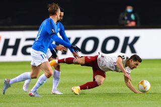Cedric Soares goes down under pressure from the Molde midfield