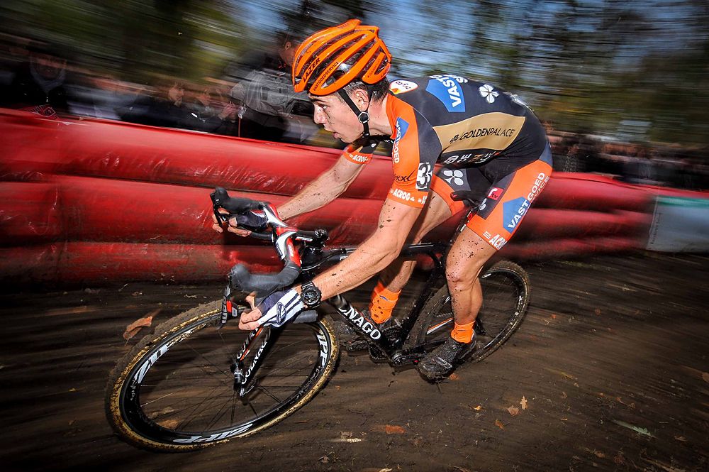 News shorts: Van Aert and Van der Poel prepare for dual at Flandriencross | Cyclingnews