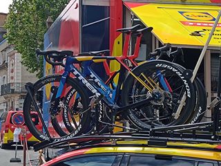 Spotted: New Trek at the Dauphine…is it an Emonda? Is it a Madone?