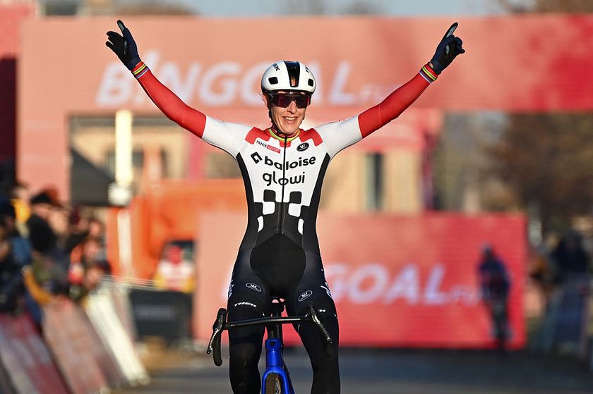 GAVERE, BELGIUM - DECEMBER 26: Lucinda Brand of the Netherlands and Team Baloise Glowi Lions celebrates at finish line as race winner during the 4th UCI Cyclo-cross World Cup Gavere 2025 - Women&amp;apos;s Elite on December 26, 2025 in Gavere, Belgium. (Photo by Luc Claessen/Getty Images)