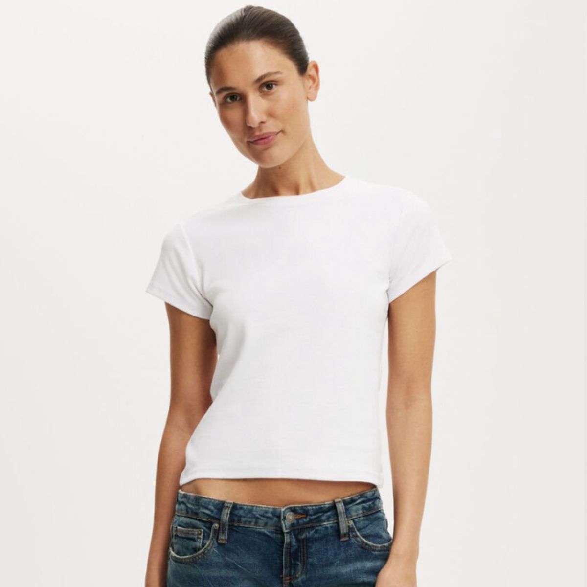 90s-minimalist-capsule-wardrobe