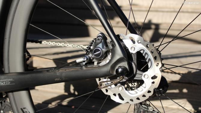 By keeping the chainstays to 405mm, the Tarmac Disc handles just like a Tarmac &mdash; stiff and snappy
