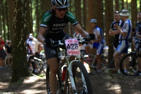 Mary McConneloug (Kenda / Seven / NoTubes) rides to victory
