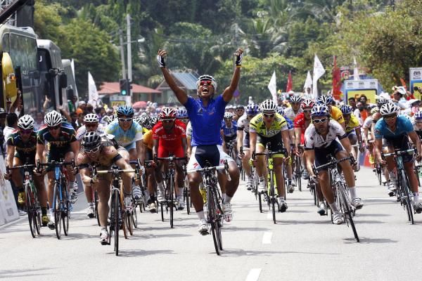 Anuar Manan (Geumsan Ginseng Asia) salutes his well-taken win